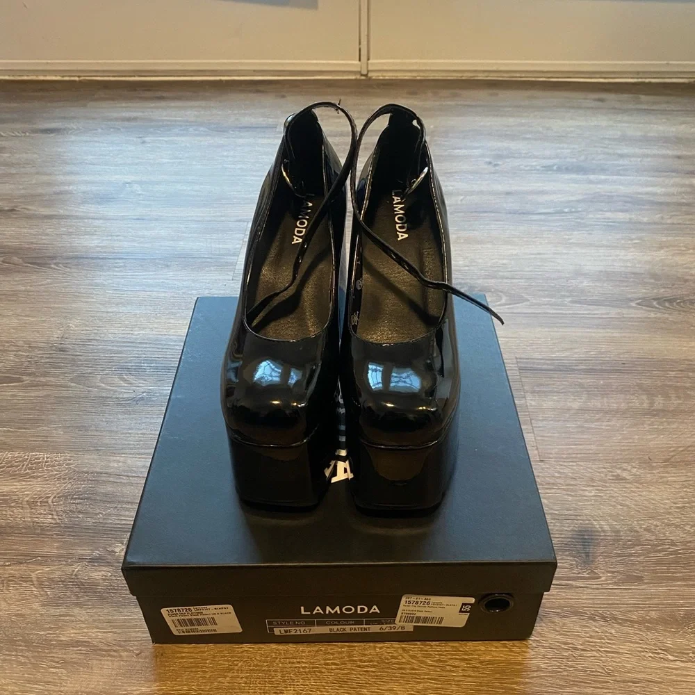 Platform Mary Jane Pumps in Black - Women's Platform Heels